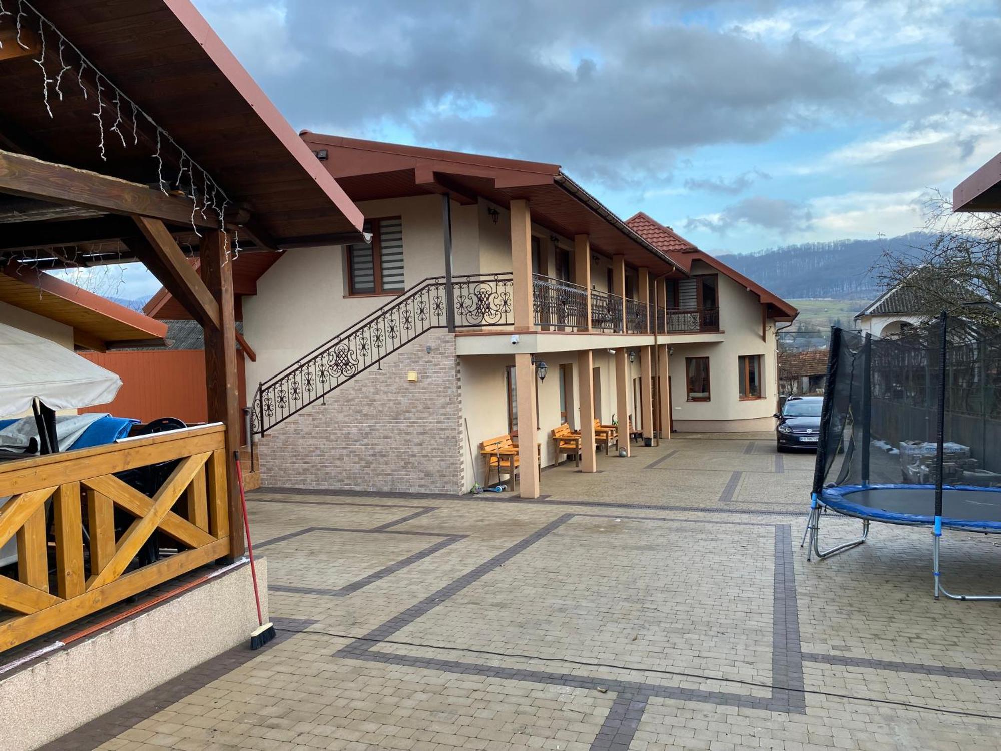 Садиба У Дохтора Відпочинок У Карпатах Golubinoye Exterior photo